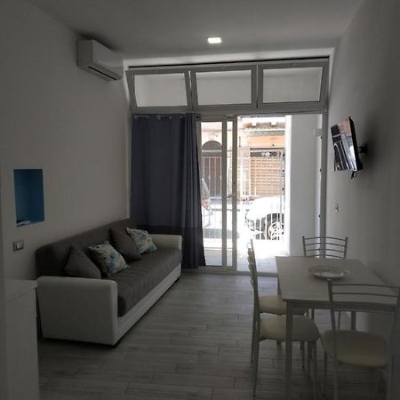 지아르디니낙소스 Loft Sul Mare 아파트 외부 사진